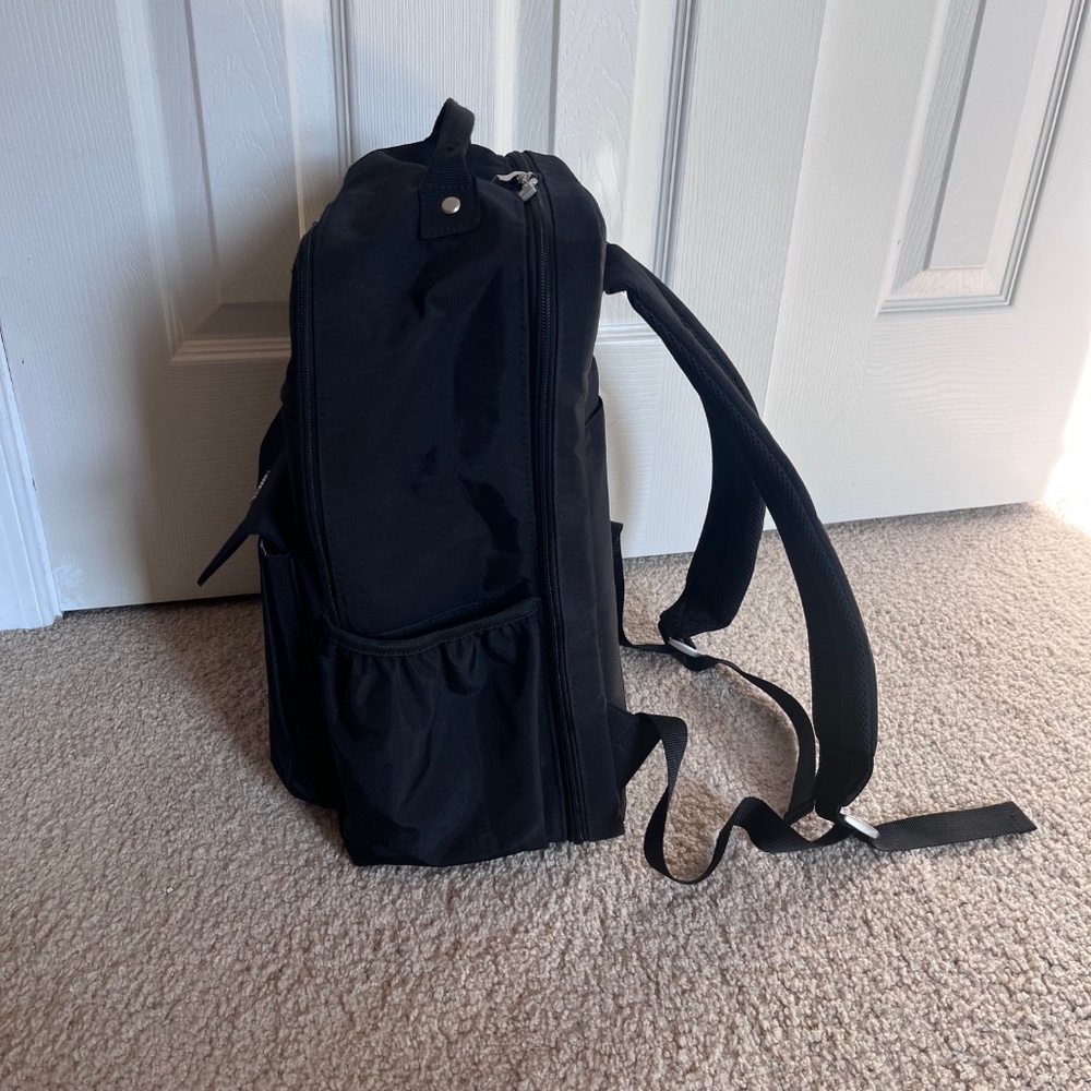 Baggallini Black Lightweight Water-Repellent Everyday Laptop Backpack - Picture 4 of 8